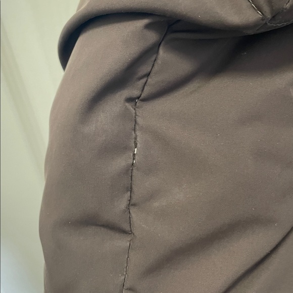 Aritzia - TNA - Bear Paw Classic Cropped Puffer Jacket Dark Brown S - Picture 12 of 12